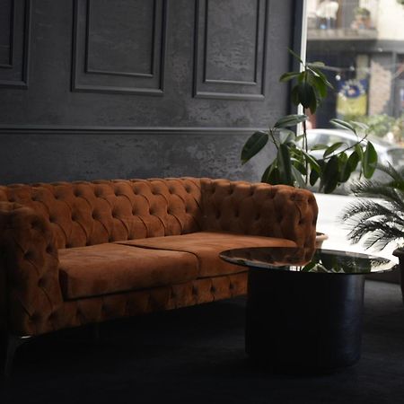 Aura Boutique Hotel バトゥーミ エクステリア 写真