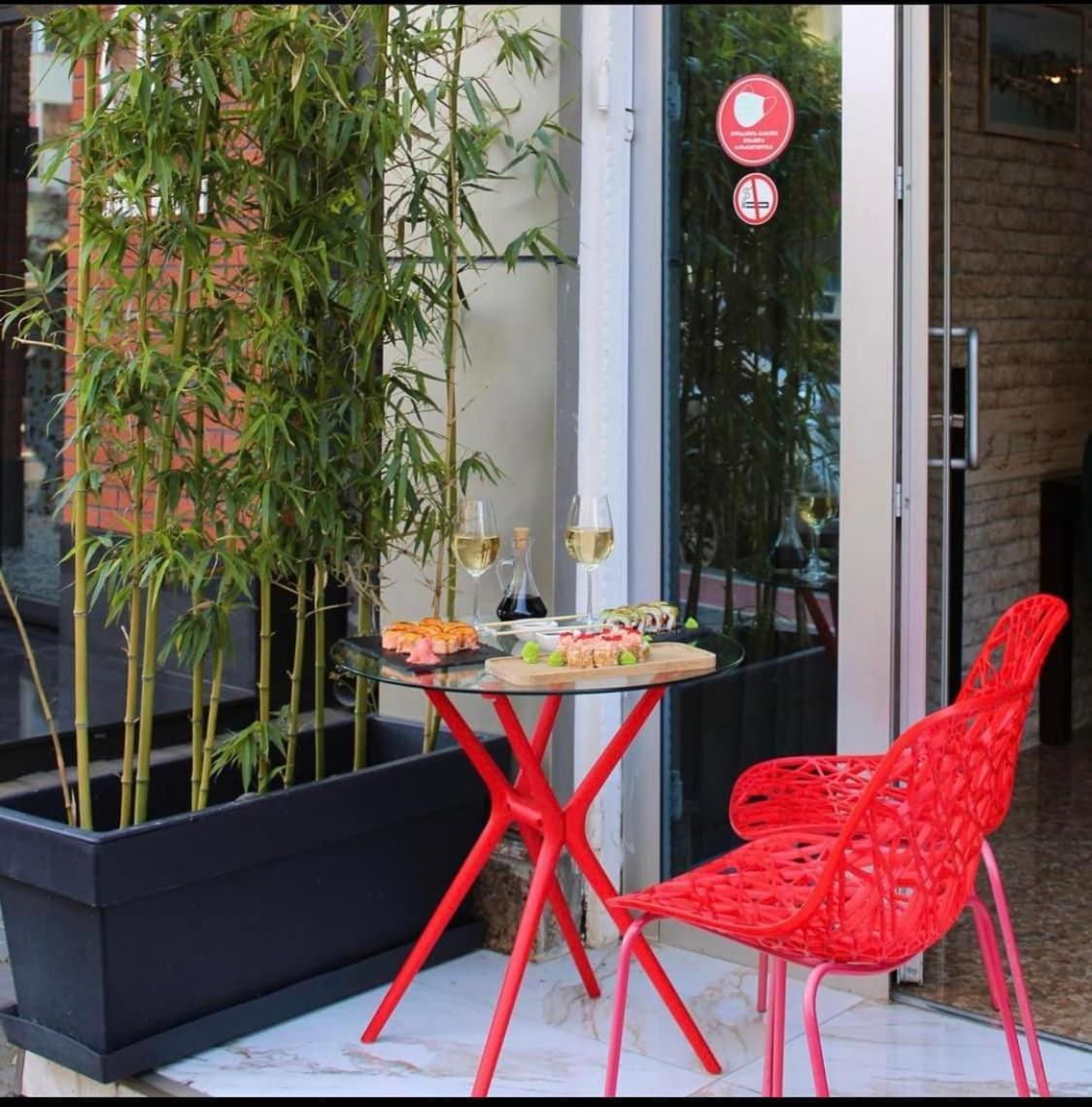 Aura Boutique Hotel バトゥーミ エクステリア 写真