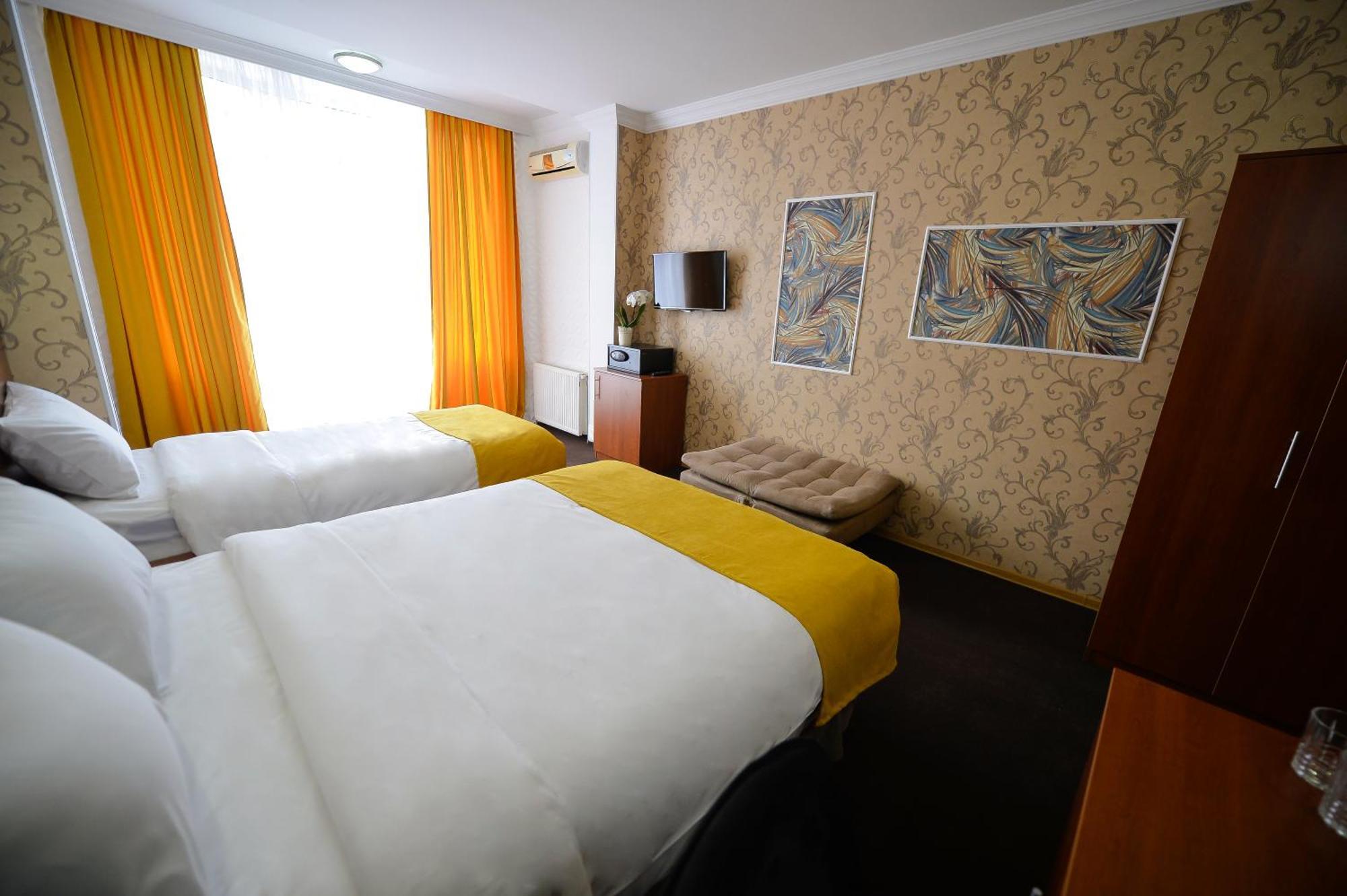 Aura Boutique Hotel バトゥーミ エクステリア 写真