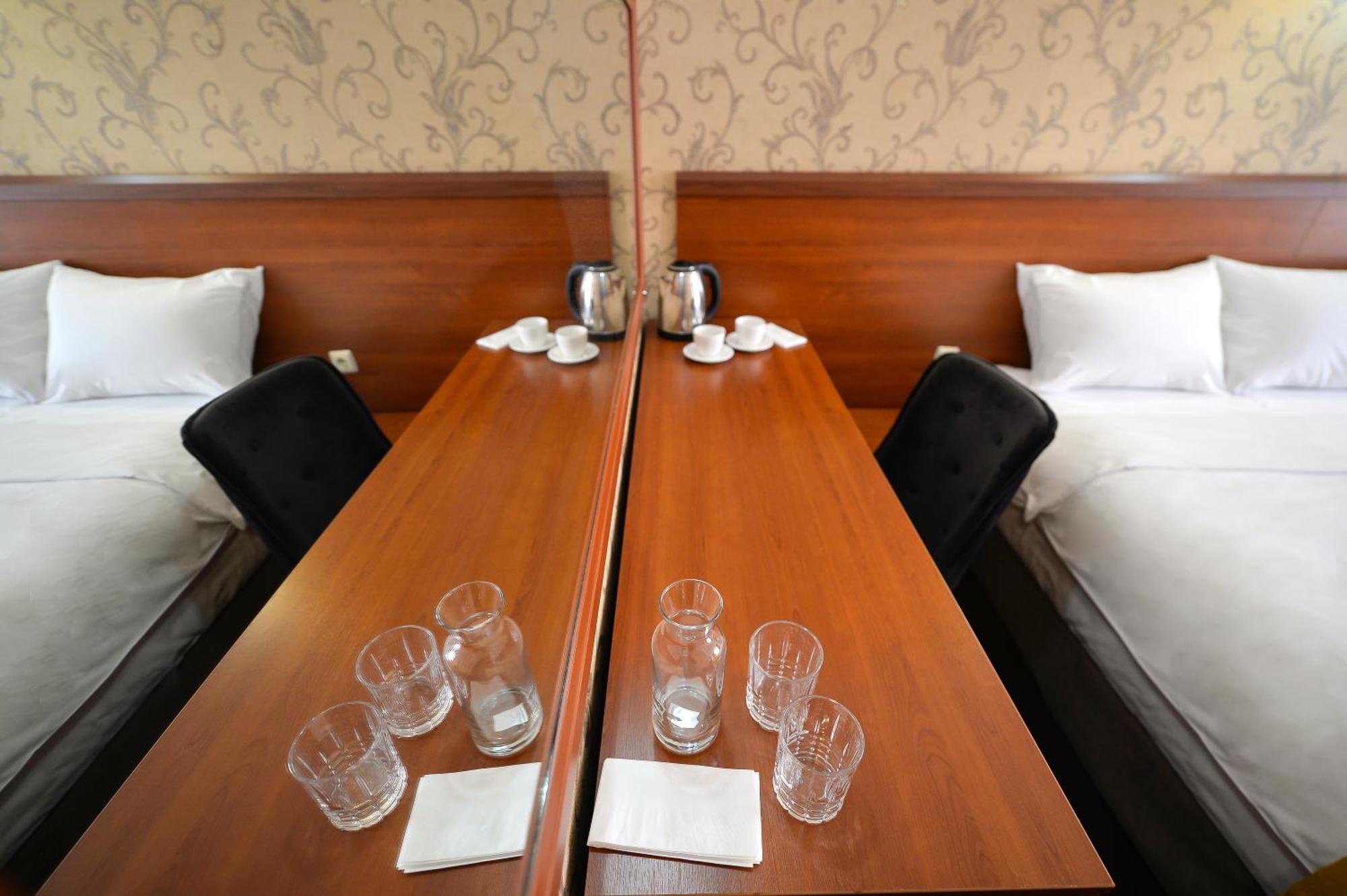 Aura Boutique Hotel バトゥーミ エクステリア 写真
